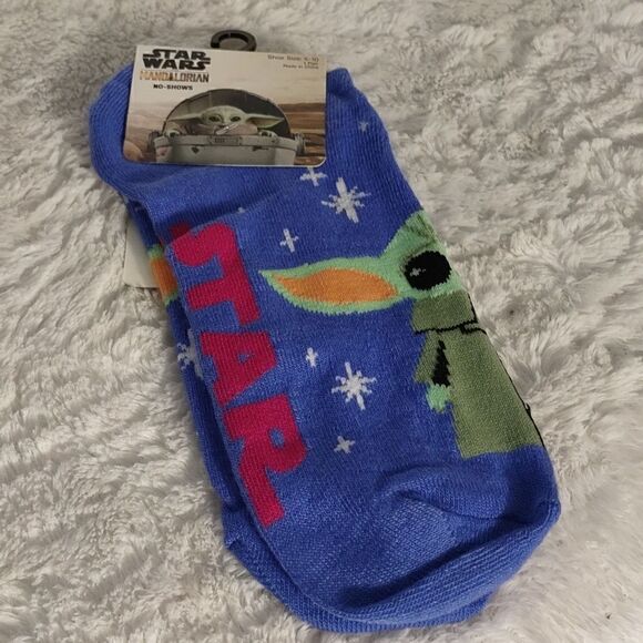 Star Wars Mandalorian Women's No Shows Socks - Picture 1 of 5